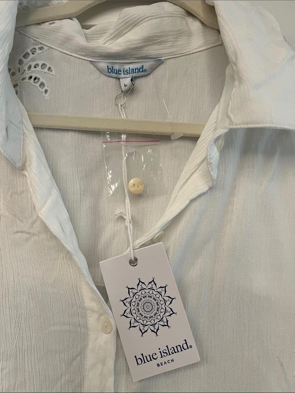 blue island White Palm Eyelet Button-Front Tunic Coverup. Size Large - Picture 3 of 6